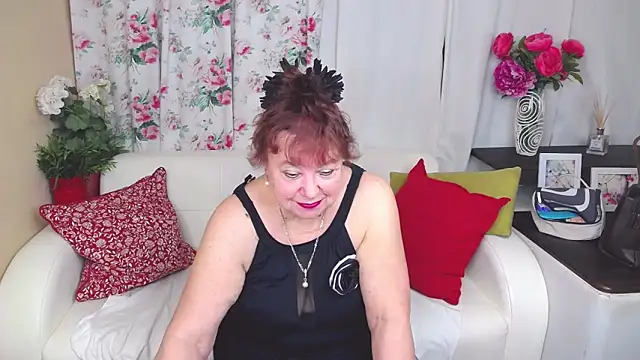 YourHotGranny online show from 12.12.24