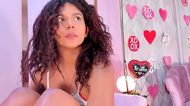 Snapshot of AlinaSweett chatting on 02.11.25 AlinaSweett online show from 02.11.25