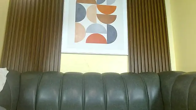 Nicole Ramires online show from 11.06.25