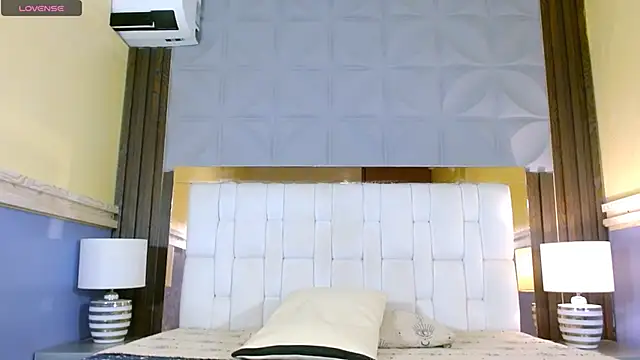 Nicole Ramires online show from 03.16.26