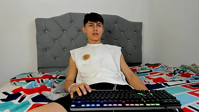 Snapshot of benavides_anthony chatting on 01.24.25 benavides anthony online show from 01.24.25