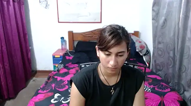 Snapshot of LadyMilk003 chatting on 12.04.24 LadyMilk003 online show from 12.04.24