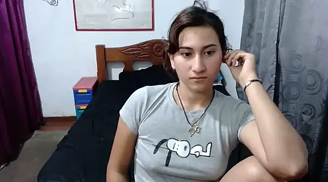 Snapshot of LadyMilk003 chatting on 01.08.25 LadyMilk003 online show from 01.08.25