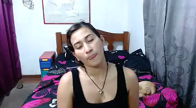 Snapshot of LadyMilk003 chatting on 01.10.25 LadyMilk003 online show from 01.10.25