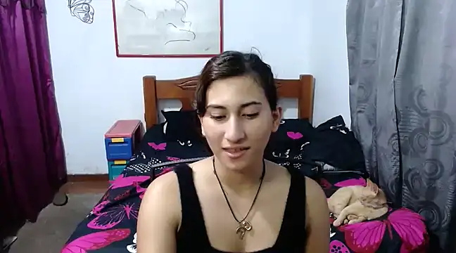 Snapshot of LadyMilk003 chatting on 01.10.25 LadyMilk003 online show from 01.10.25