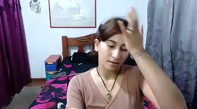 Snapshot of LadyMilk003 chatting on 01.11.25 LadyMilk003 online show from 01.11.25