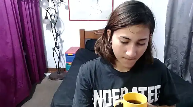 Snapshot of LadyMilk003 chatting on 03.06.25 LadyMilk003 online show from 03.06.25