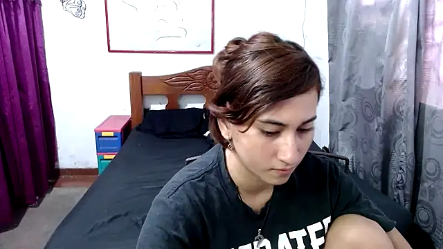 Snapshot of LadyMilk003 chatting on 09.08.25 LadyMilk003 online show from 09.08.25