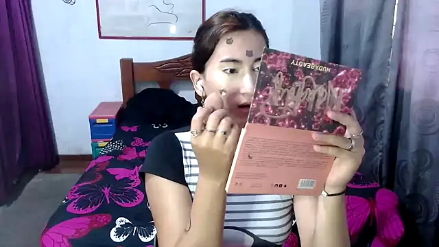 Snapshot of LadyMilk003 chatting on 10.07.25 LadyMilk003 online show from 10.07.25