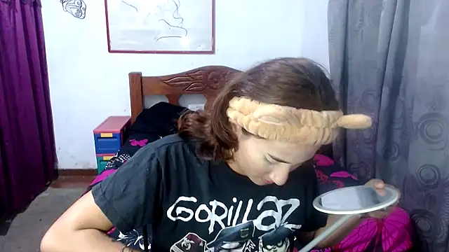 Snapshot of LadyMilk003 chatting on 10.08.25 LadyMilk003 online show from 10.08.25