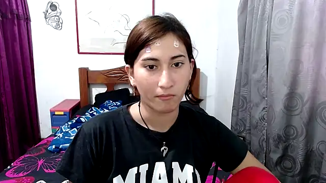 Snapshot of LadyMilk003 chatting on 10.20.25 LadyMilk003 online show from 10.20.25