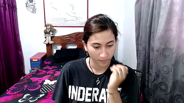 Snapshot of LadyMilk003 chatting on 10.24.25 LadyMilk003 online show from 10.24.25