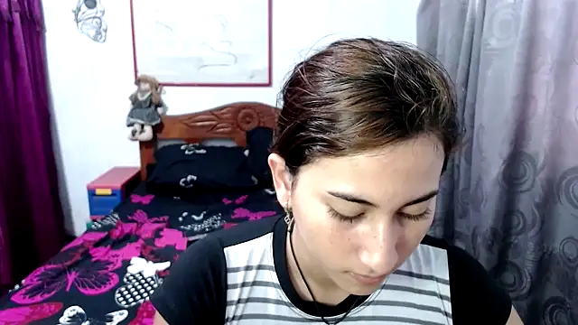 Snapshot of LadyMilk003 chatting on 10.25.25 LadyMilk003 online show from 10.25.25