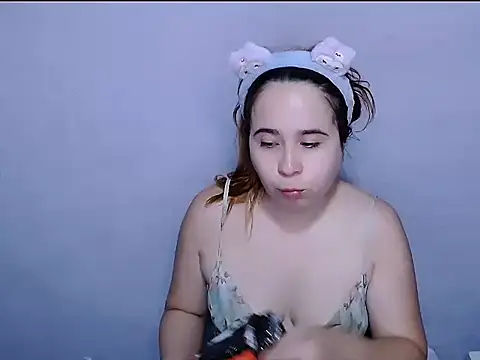 SubLayla01 online show from 11.28.25