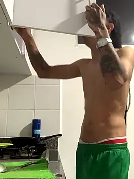 Snapshot of JovenDesobediente chatting on 09.16.25 JovenDesobediente online show from 09.16.25