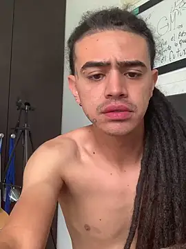 Snapshot of JovenDesobediente chatting on 09.16.25 JovenDesobediente online show from 09.16.25