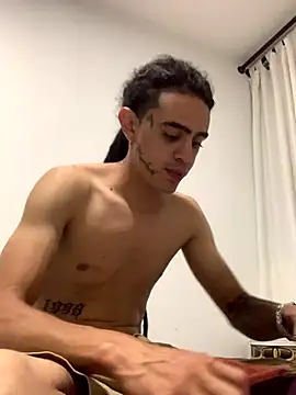 Snapshot of JovenDesobediente chatting on 09.24.25 JovenDesobediente online show from 09.24.25