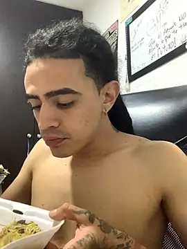 Snapshot of JovenDesobediente chatting on 10.14.25 JovenDesobediente online show from 10.14.25