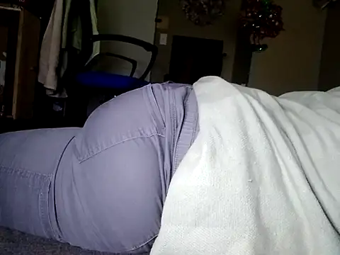 Snapshot of missthickness35_Pika chatting on 09.28.25 missthickness35 Pika online show from 09.28.25