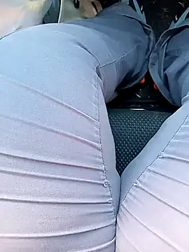 Snapshot of missthickness35_Pika chatting on 10.03.25 missthickness35 Pika online show from 10.03.25