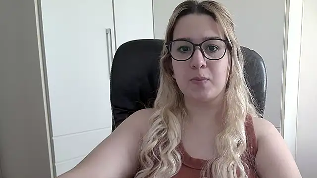 amooraaamoon online show from 03.11.25