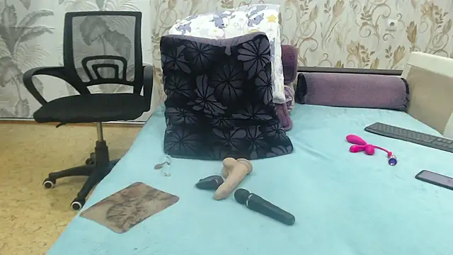CamDiva113 online show from 12.10.24