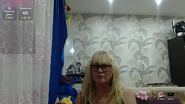 CamDiva113 online show from 11.10.25