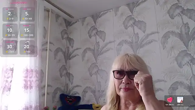 CamDiva113 online show from 05.26.26