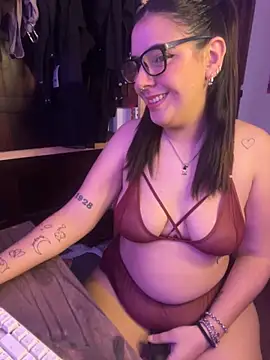 Snapshot of agoosvokk chatting on 10.14.25 agoosvokk online show from 10.14.25