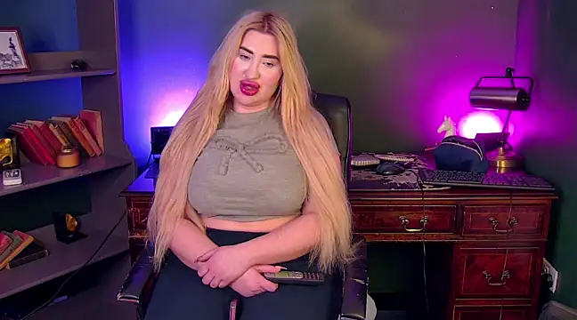 Snapshot of FerrariRedxBabestation chatting on 03.05.25 FerrariRedxBabestation online show from 03.05.25