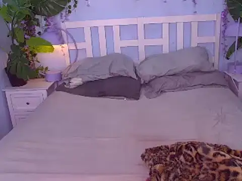 Snapshot of FerrariRedxBabestation chatting on 03.12.25 FerrariRedxBabestation online show from 03.12.25