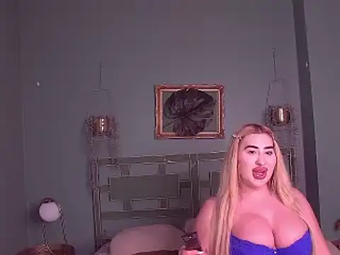 Snapshot of FerrariRedxBabestation chatting on 03.14.25 FerrariRedxBabestation online show from 03.14.25