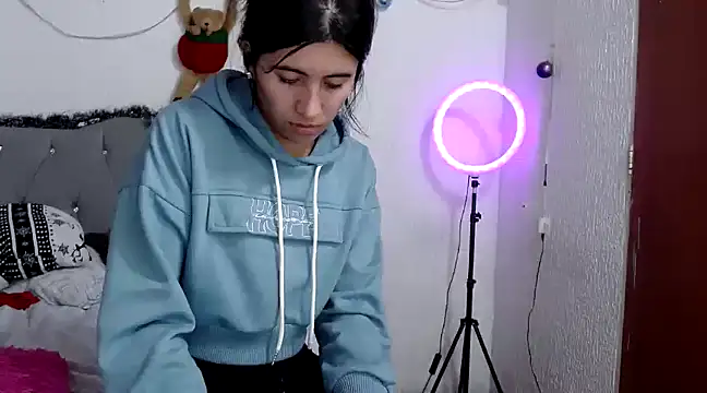 Snapshot of Yeimy_sweetf chatting on 12.05.24 Yeimy sweetf online show from 12.05.24