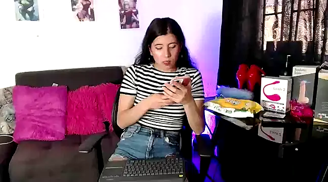 Snapshot of Yeimy_sweetf chatting on 02.02.25 Yeimy sweetf online show from 02.02.25