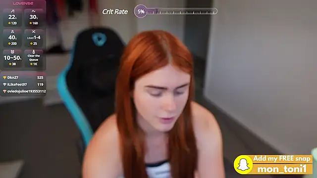 Snapshot of aus_queen chatting on 01.11.25 aus queen online show from 01.11.25