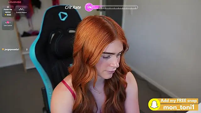 Snapshot of aus_queen chatting on 01.14.25 aus queen online show from 01.14.25