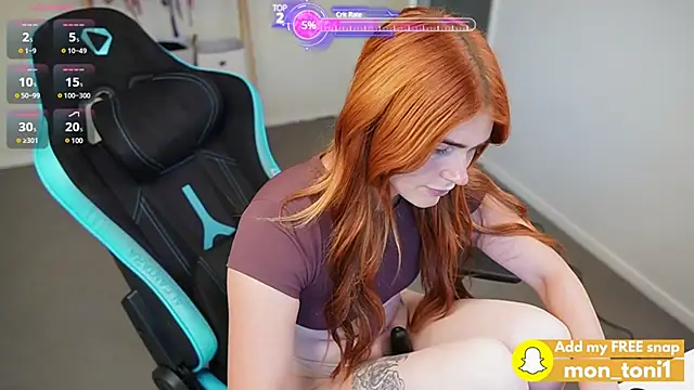 Snapshot of aus_queen chatting on 01.18.25 aus queen online show from 01.18.25