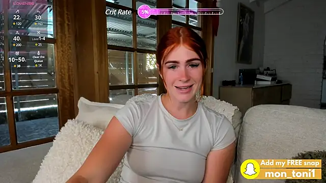 Snapshot of aus_queen chatting on 02.10.25 aus queen online show from 02.10.25