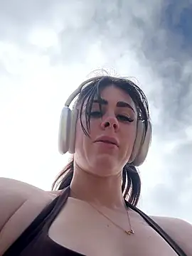 aus queen online show from 11.09.25