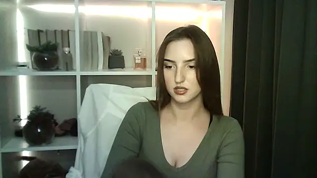 Snapshot of X_Alisa chatting on 09.29.25 X Alisa online show from 09.29.25