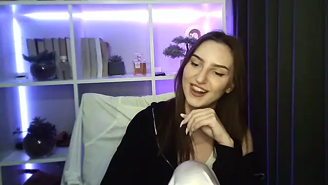 Snapshot of X_Alisa chatting on 09.30.25 X Alisa online show from 09.30.25