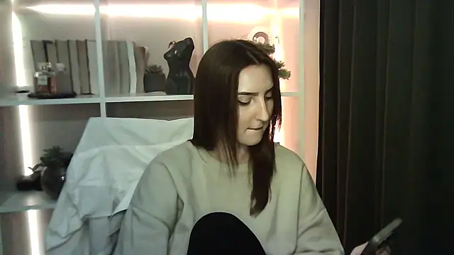 Snapshot of X_Alisa chatting on 10.25.25 X Alisa online show from 10.25.25