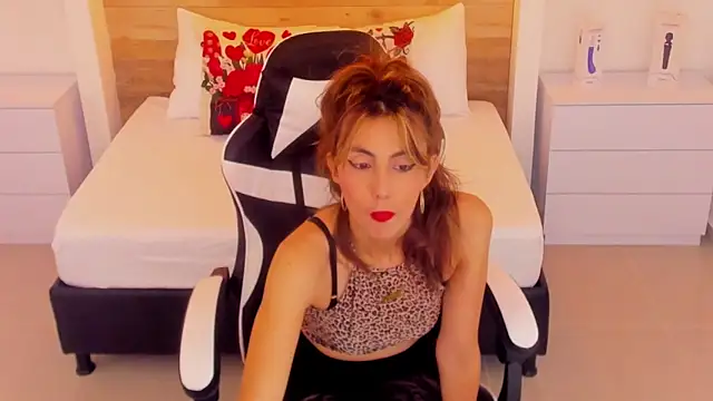 candy summer28 online show from 09.13.25