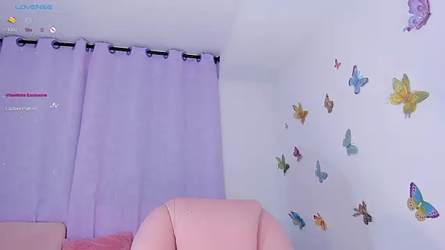 Snapshot of _Arianna08_ chatting on 12.15.24  Arianna08  online show from 12.15.24