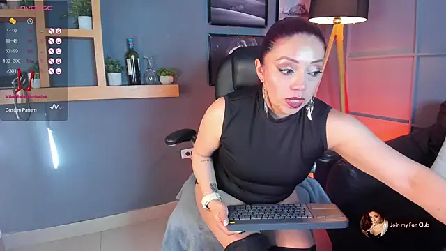 helenaduque  online show from 12.13.24