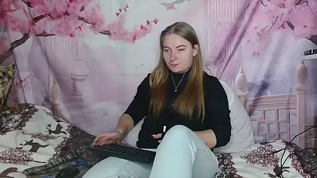 ElenaMaeer online show from 10.04.25
