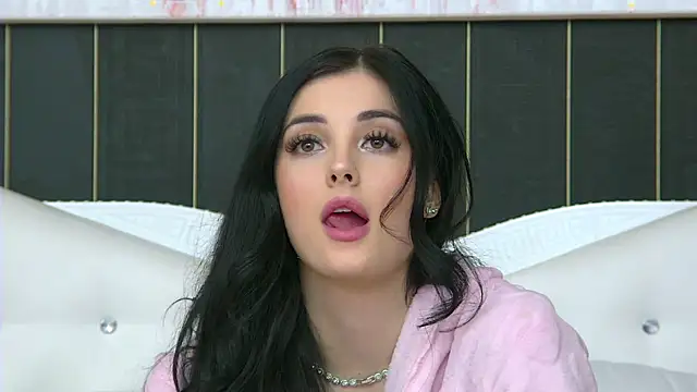 SophiaVilner online show from 12.23.24