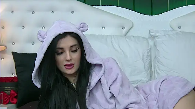 SophiaVilner online show from 12.30.24