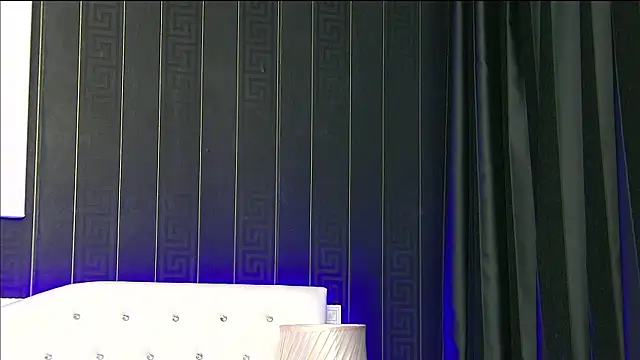 Snapshot of SophiaVilner chatting on 10.17.25 SophiaVilner online show from 10.17.25