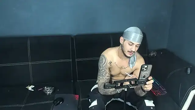 chrismaster12 online show from 02.18.25